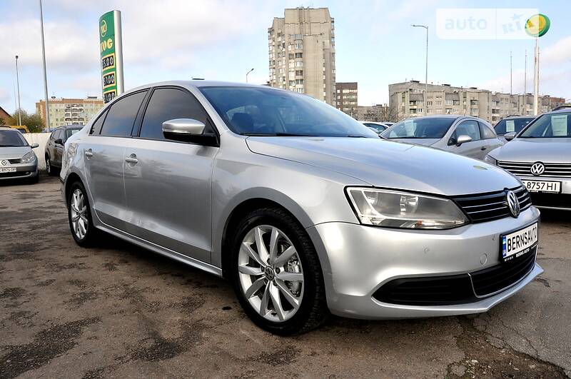 Седан Volkswagen Jetta 2014 в Львове