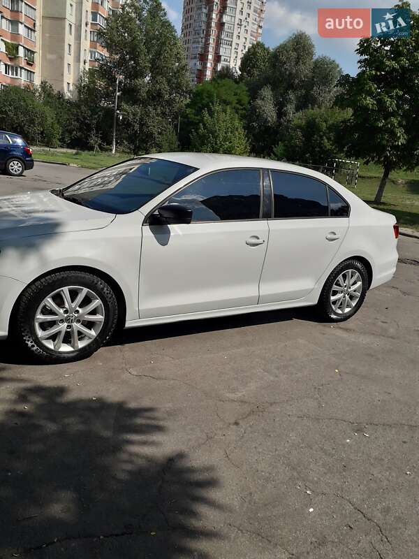 Седан Volkswagen Jetta 2014 в Києві