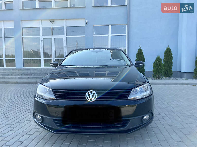 Седан Volkswagen Jetta 2012 в Житомирі