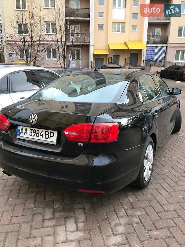Седан Volkswagen Jetta 2013 в Києві