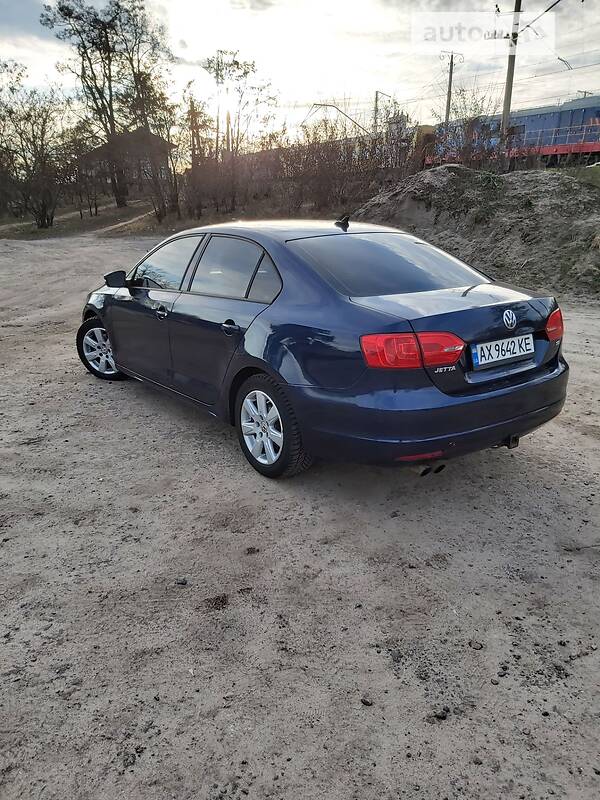 Седан Volkswagen Jetta 2013 в Харькове