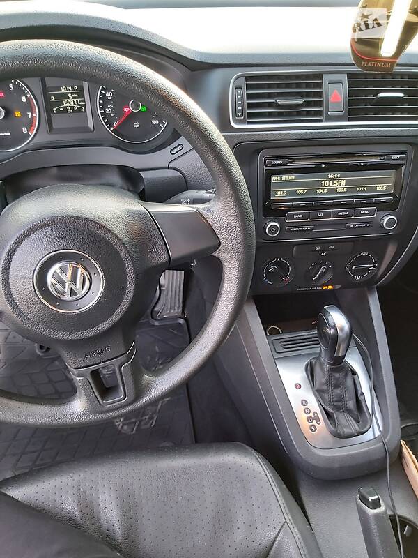 Седан Volkswagen Jetta 2013 в Харькове
