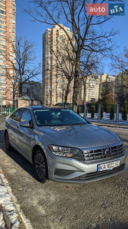 Седан Volkswagen Jetta 2019 в Львове