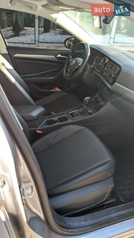 Седан Volkswagen Jetta 2019 в Львове
