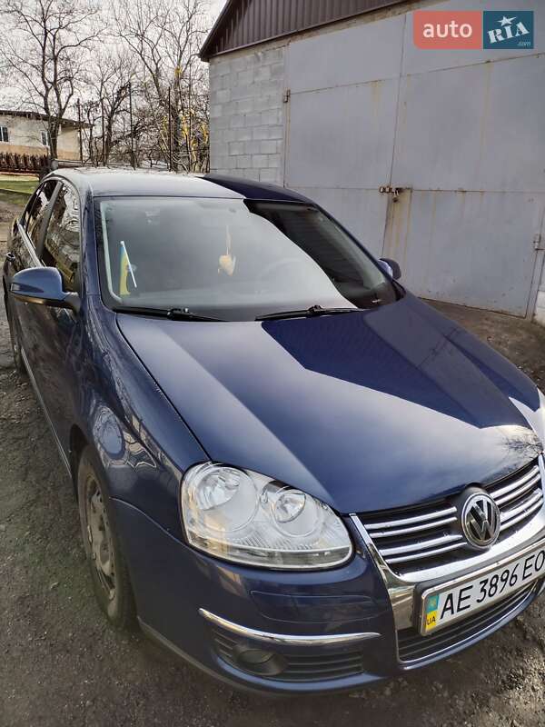 Седан Volkswagen Jetta 2006 в Дніпрі