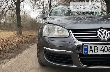 Хэтчбек Volkswagen Jetta 2005 в 