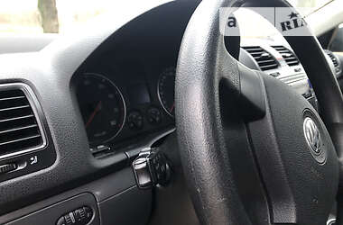 Хэтчбек Volkswagen Jetta 2005 в 