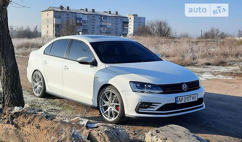 Седан Volkswagen Jetta 2017 в Запоріжжі