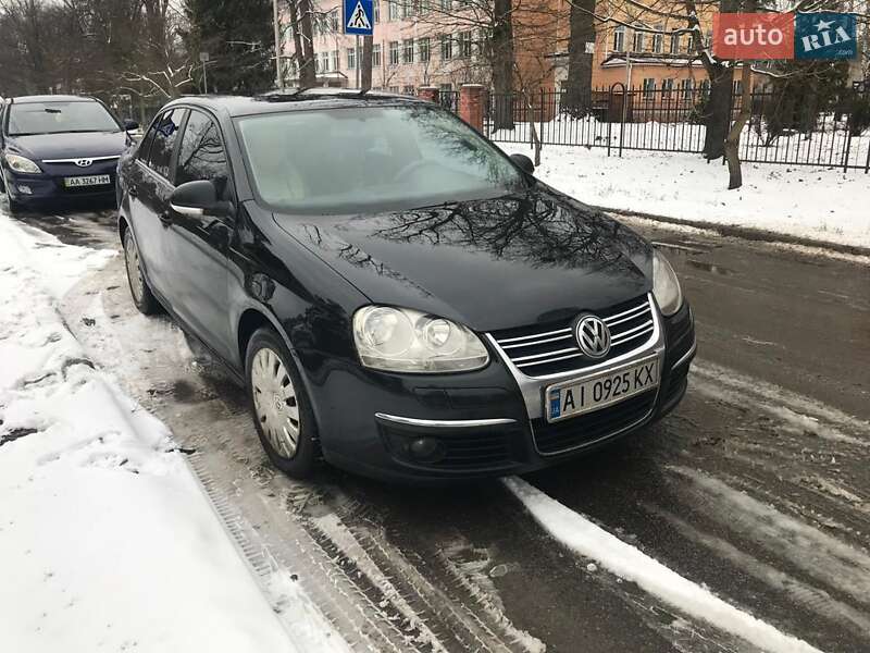 Седан Volkswagen Jetta 2006 в Киеве