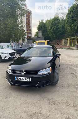 Седан Volkswagen Jetta 2013 в Львові