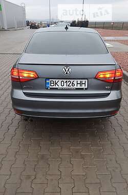 Седан Volkswagen Jetta 2015 в Киеве