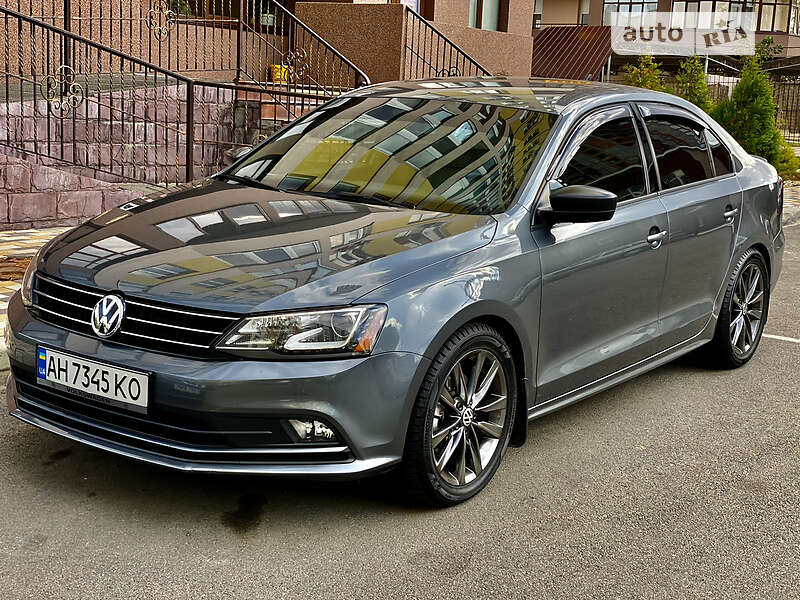 Седан Volkswagen Jetta 2015 в Киеве