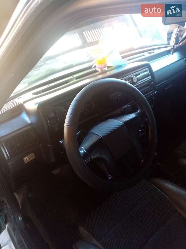 Седан Volkswagen Jetta 1988 в Львові