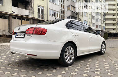 Седан Volkswagen Jetta 2012 в Ирпене