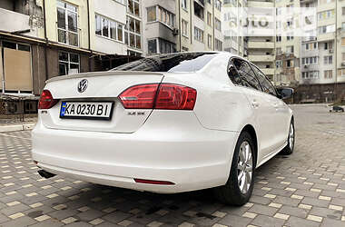 Седан Volkswagen Jetta 2012 в Ирпене