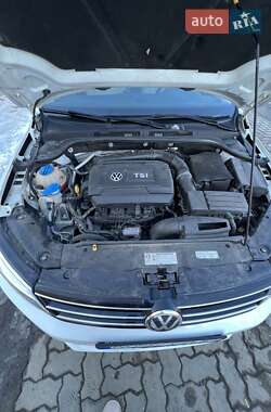 Седан Volkswagen Jetta 2016 в 