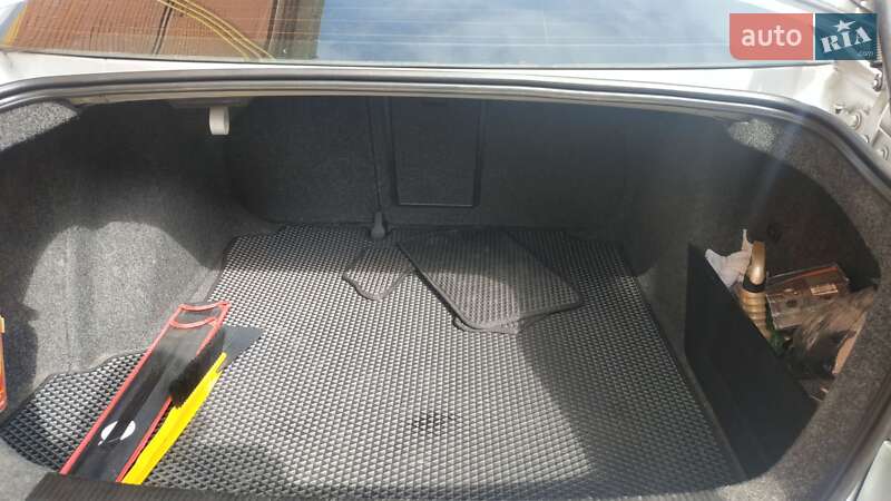 Седан Volkswagen Jetta 2009 в Умані