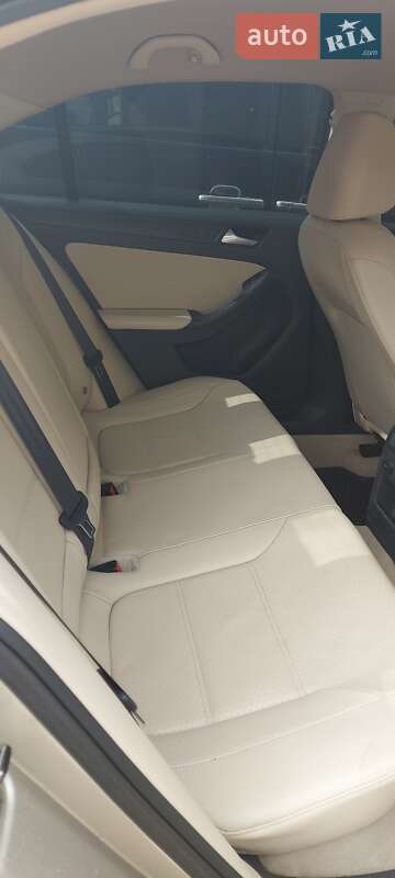 Седан Volkswagen Jetta 2013 в Киеве