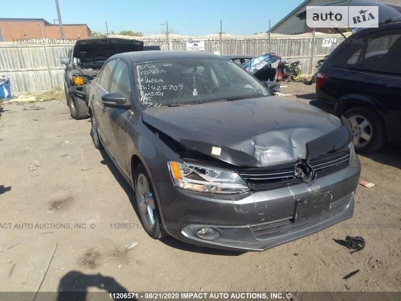 Седан Volkswagen Jetta 2014 в Львове
