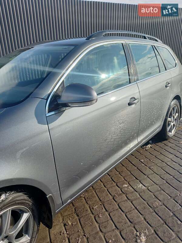 Універсал Volkswagen Jetta 2013 в Львові