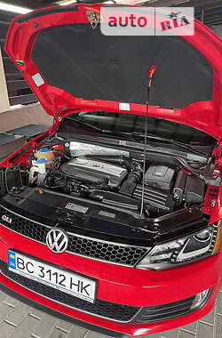 Седан Volkswagen Jetta 2013 в Львові