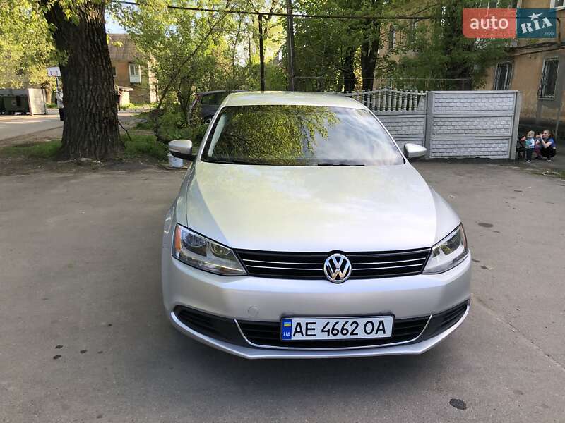 Седан Volkswagen Jetta 2013 в Дніпрі