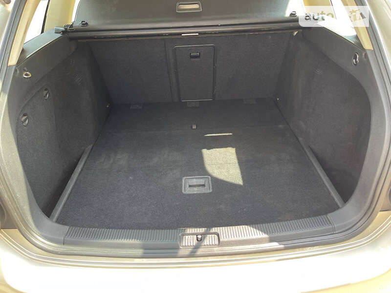 Универсал Volkswagen Jetta 2012 в Тернополе