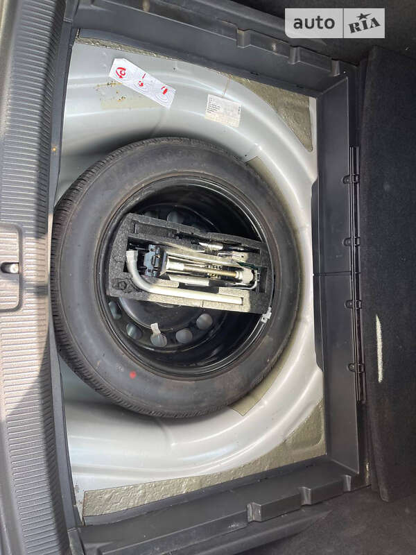 Универсал Volkswagen Jetta 2012 в Тернополе