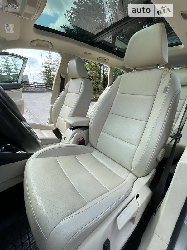 Универсал Volkswagen Jetta 2012 в Тернополе