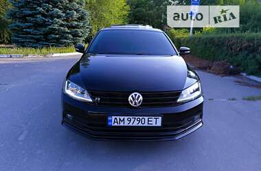 Седан Volkswagen Jetta 2016 в Южноукраїнську