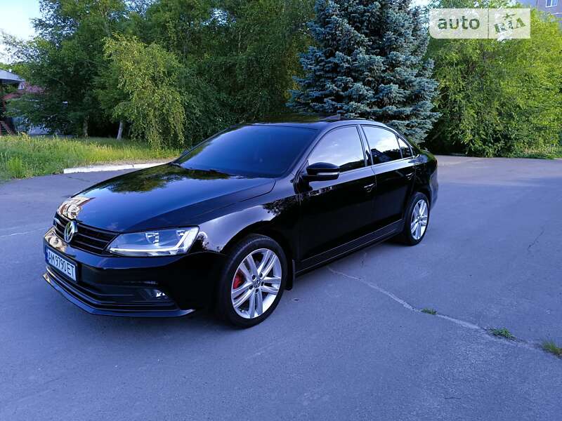 Седан Volkswagen Jetta 2016 в Южноукраїнську