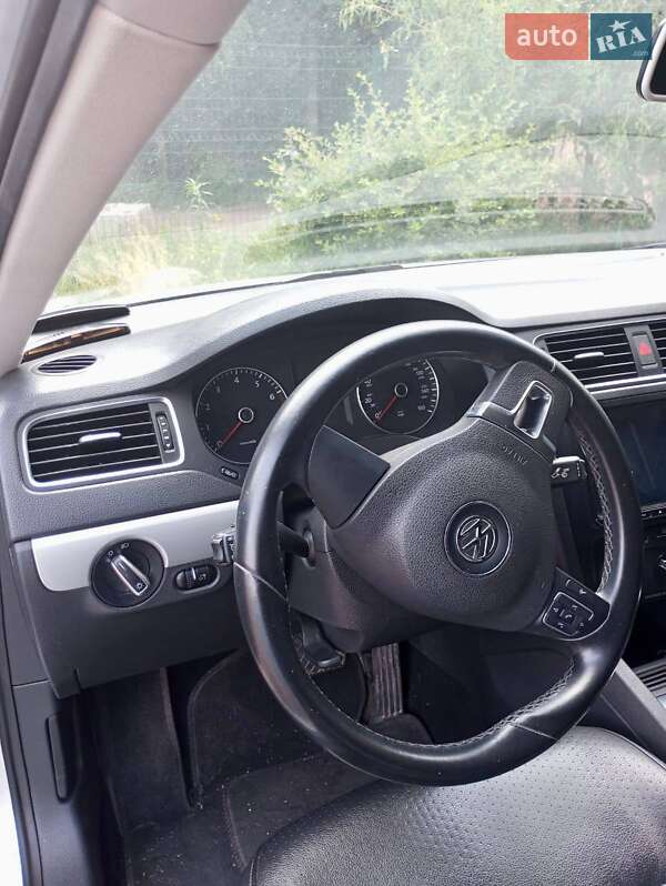 Седан Volkswagen Jetta 2014 в Житомире