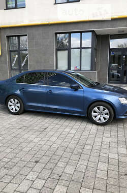 Седан Volkswagen Jetta 2016 в 