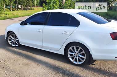 Седан Volkswagen Jetta 2016 в Покровске