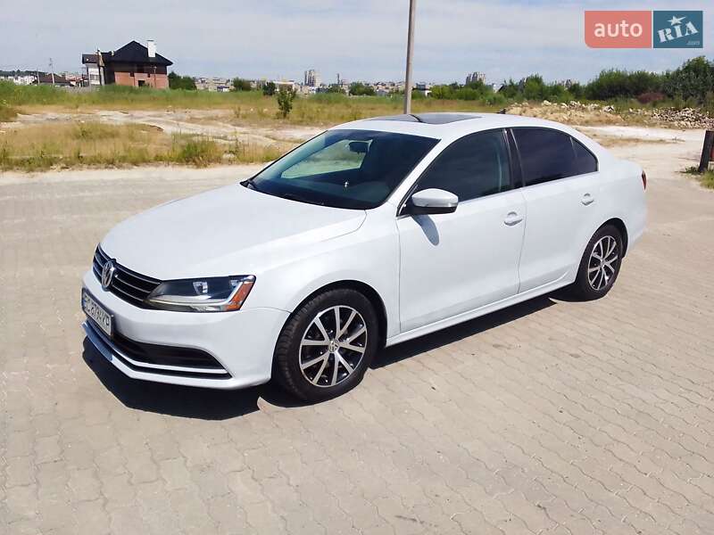 Седан Volkswagen Jetta 2016 в Львові