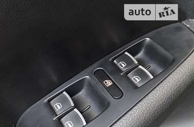 Седан Volkswagen Jetta 2013 в 