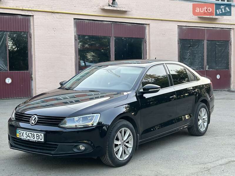 Седан Volkswagen Jetta 2013 в Хмельницькому