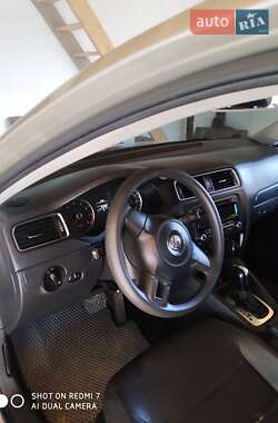Седан Volkswagen Jetta 2014 в 