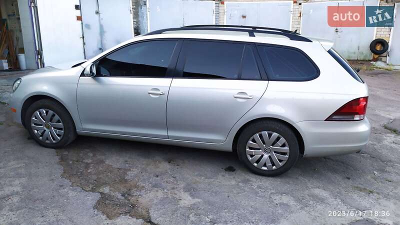 Універсал Volkswagen Jetta 2011 в Дніпрі