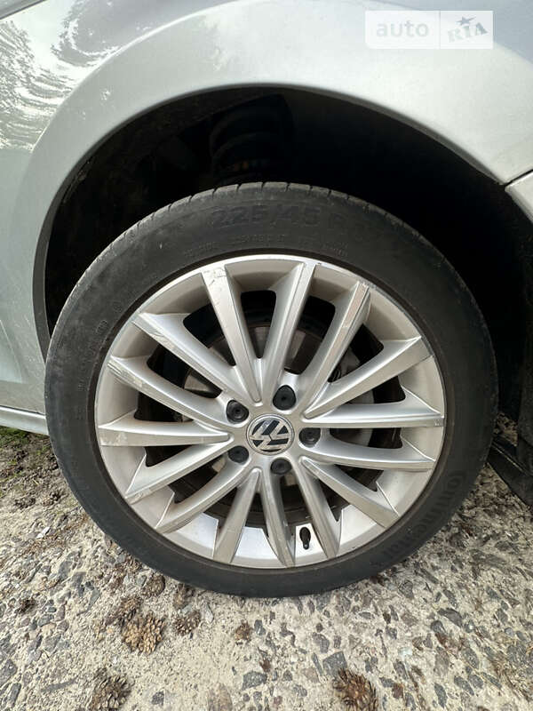 Седан Volkswagen Jetta 2013 в Львове