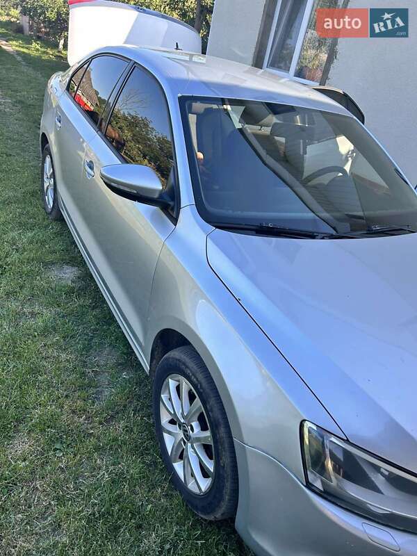 Седан Volkswagen Jetta 2013 в Снятині