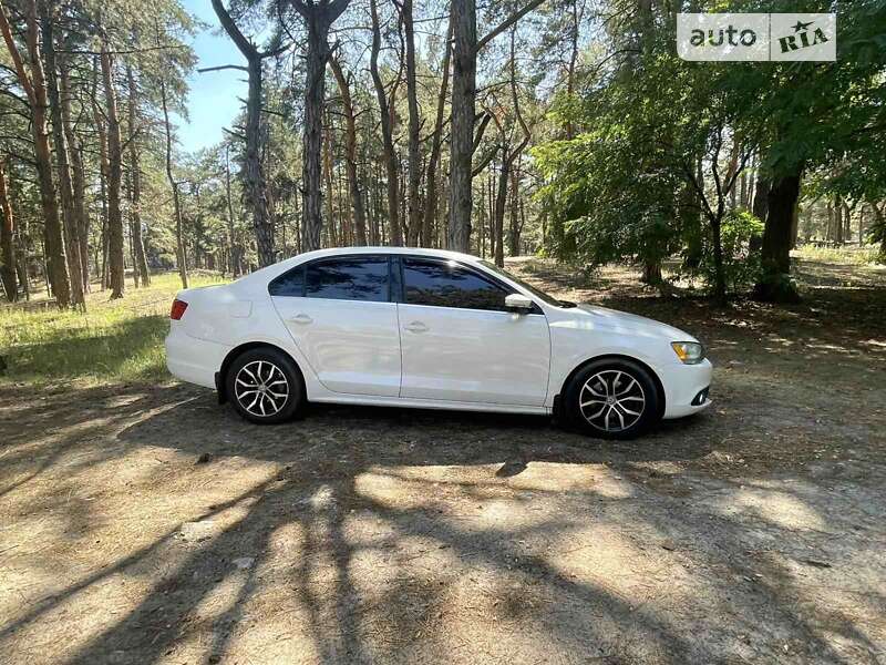Седан Volkswagen Jetta 2013 в Днепре