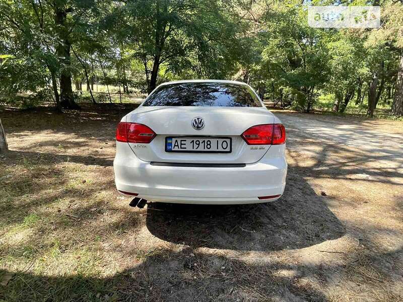 Седан Volkswagen Jetta 2013 в Днепре