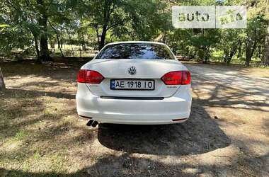 Седан Volkswagen Jetta 2013 в 
