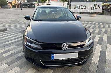 Седан Volkswagen Jetta 2013 в Ужгороді