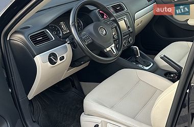 Седан Volkswagen Jetta 2013 в Ужгороде