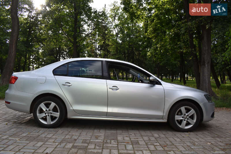 Volkswagen Jetta 2011