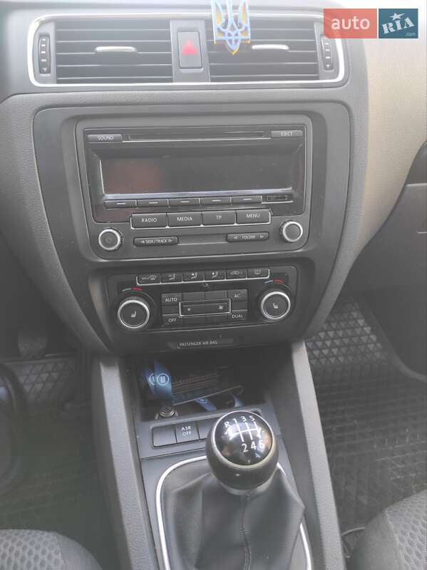 Седан Volkswagen Jetta 2011 в Житомирі