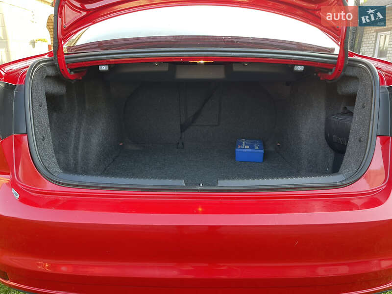 Седан Volkswagen Jetta 2014 в Шацьку