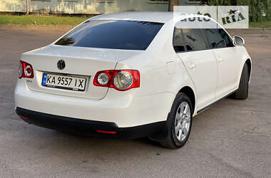 Седан Volkswagen Jetta 2009 в 